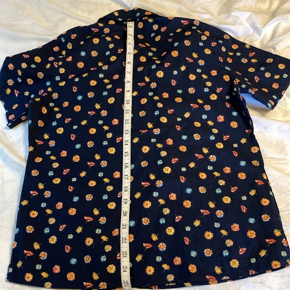 Women’s EddieBauer cotton button-down floral blouse – size Small - like new - Picture 4 of 4